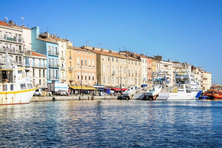 Boat walk in Sete on the singular island 1 hour - Who should book this canal trip?