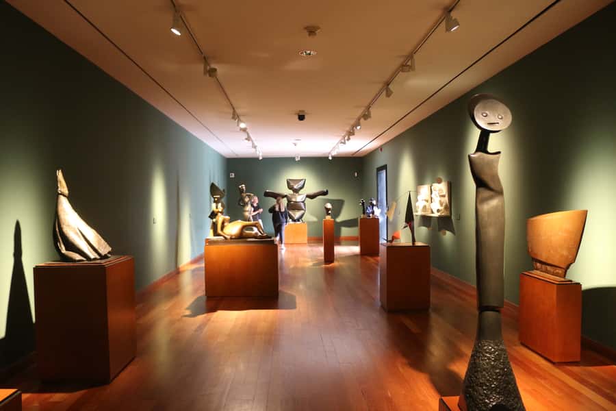 Bogotá City Tour with Monserrate, Gold and Botero Museums - Who should book, and who should choose a shorter plan?