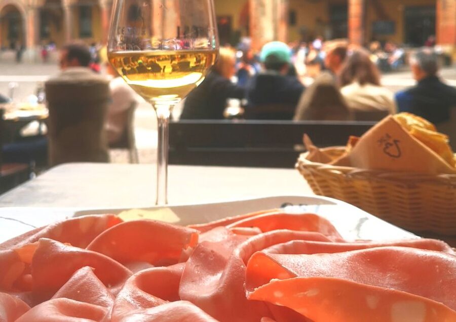Bologna: City Center Guided Wine Walking Tour - The snack on the longer options