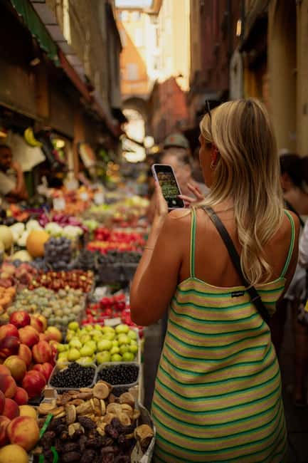 Bologna: Dinner, Wine & Tastings Walking Tour - Why this tour works for a first evening in Bologna