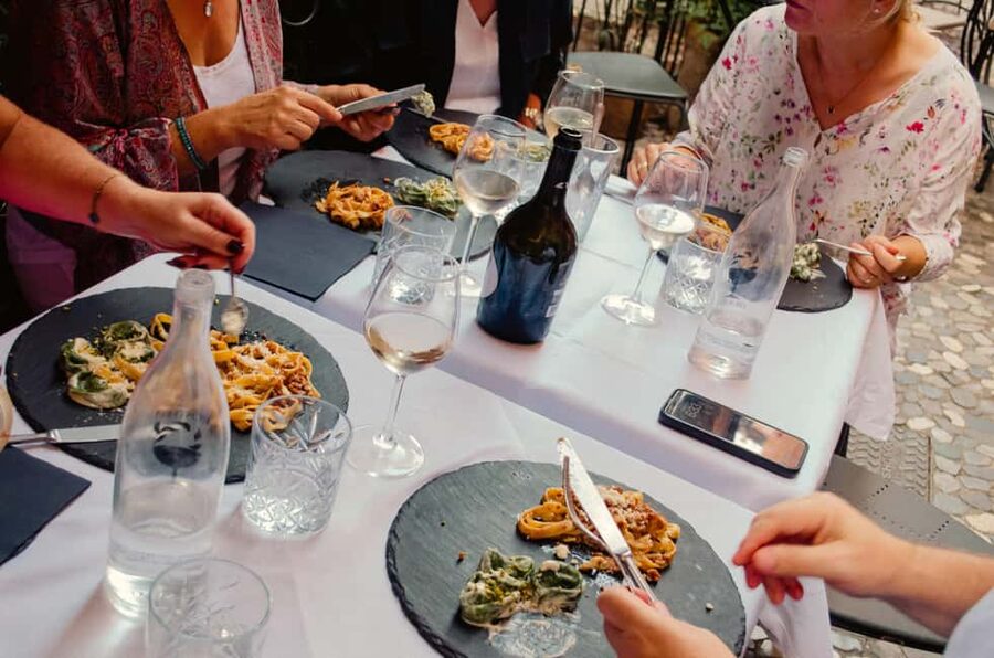 Bologna: Dinner, Wine & Tastings Walking Tour - Wine at an old Bologna wine bar