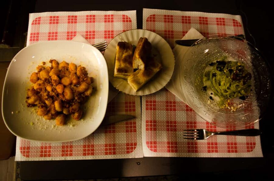 Bologna: Dinner, Wine & Tastings Walking Tour - Fresh pasta with wine at the table