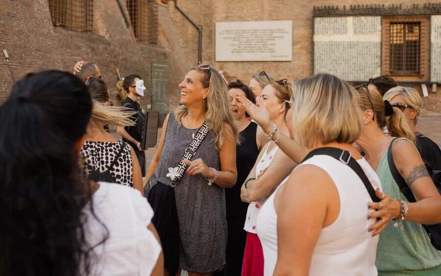 Bologna: Dinner, Wine & Tastings Walking Tour - Dessert near Piazza Santo Stefano