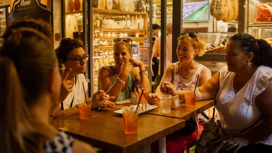 Bologna: Dinner, Wine & Tastings Walking Tour - Starting under Neptune’s Fountain