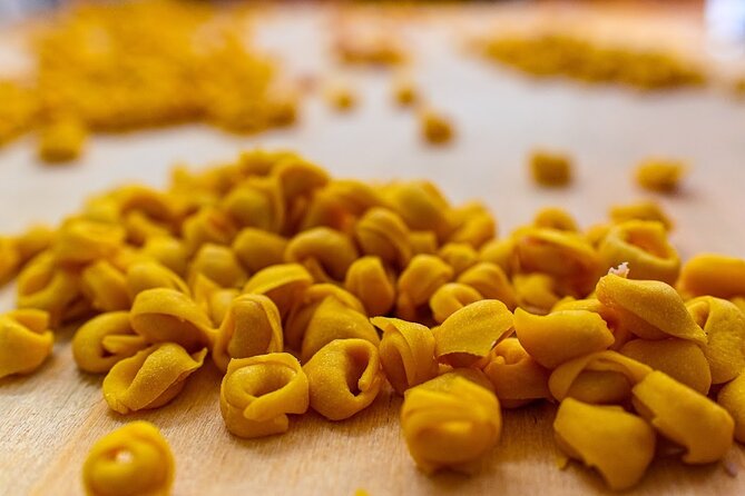 Bologna Food & Market Tour with 6 Tastings, Pasta, Wines & More - Wine, gelato, coffee, and a digestif