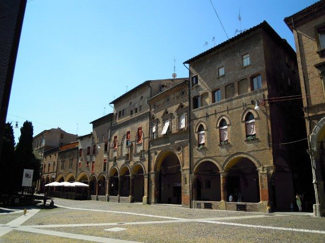 Bologna: Guided Walking Tour - Towers, alleys, and medieval Bologna