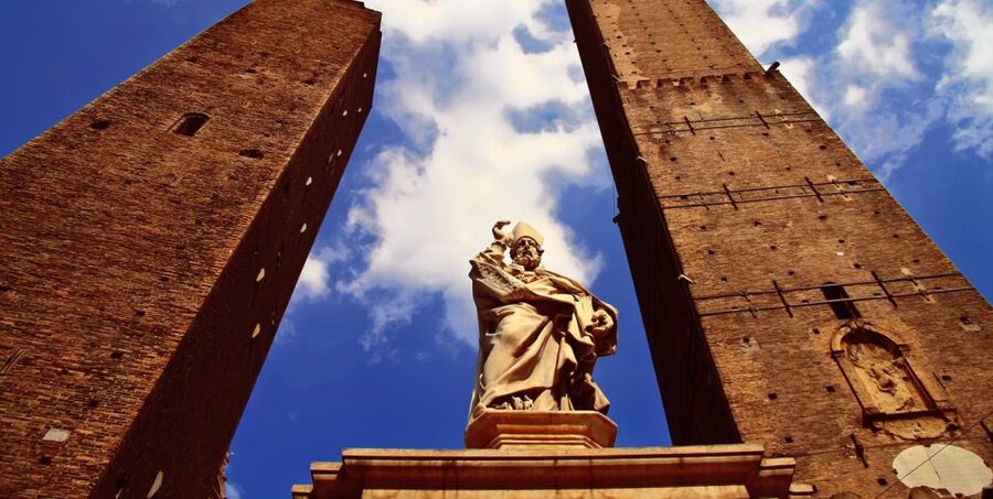 Bologna: Guided Walking Tour - San Petronio and Bologna’s remarkable sundial