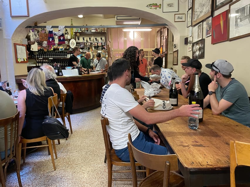 Bologna: Walking Food Tour and Highlights with a Local Guide - Meeting at Piazza Galvani