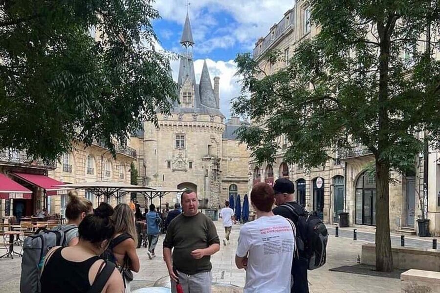 Bordeaux: City Highlights Guided Walking Tour - Hôtel de Ville and the political heart of Bordeaux