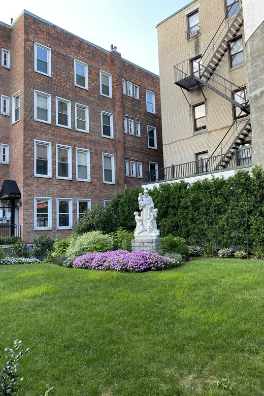 Boston: Freedom Trail Guided Walking Tour in French - Cemeteries, churches, and the first layers of Boston