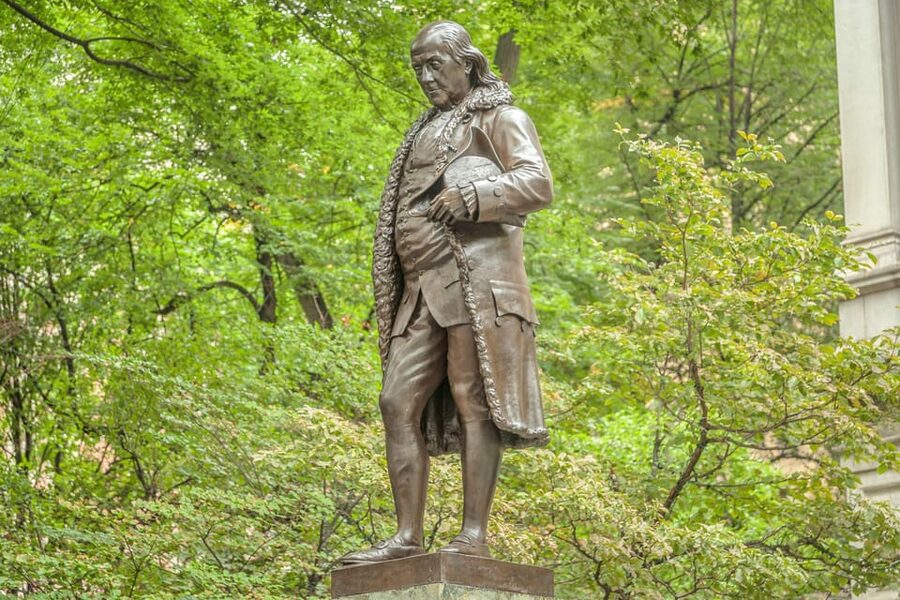Boston: Full Revolution Story Epic Small Group Walking Tour - Faneuil Hall, Quincy Market, and a useful break