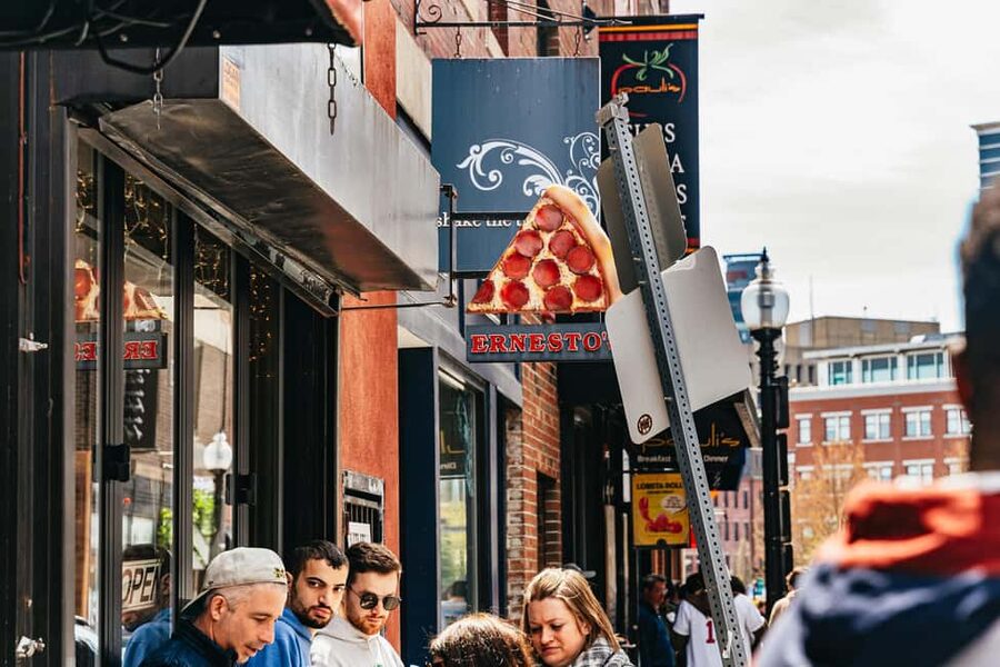 Boston: North End Pizza Walking Tour with 3 Slices & Cannoli - Neapolitan pizza and the final tasting sequence