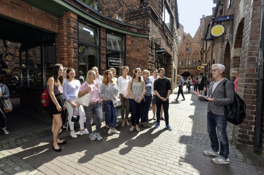 Bremen: City Center Guided Walking Tour - Meeting the Bremen Town Musicians