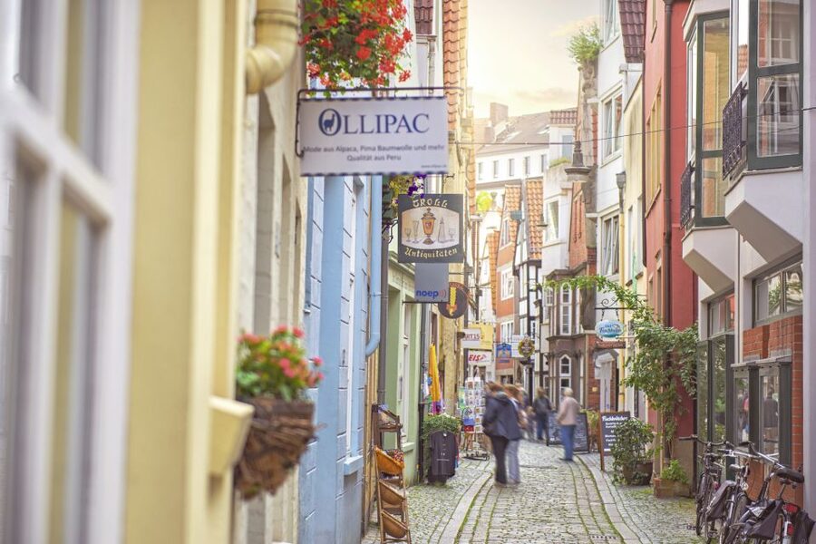Bremen: City Center Guided Walking Tour - Guides who bring the city to life