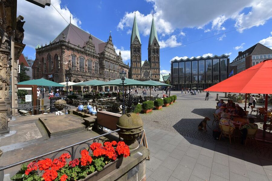 Bremen: City Center Guided Walking Tour - Starting at Böttcherstraße and the Glockenspiel House