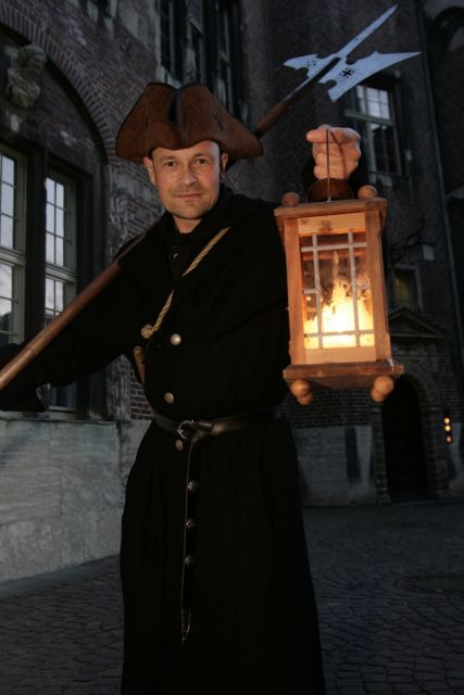 Bremen: Walking Tour in German with Night Guard - Key points to know before you book