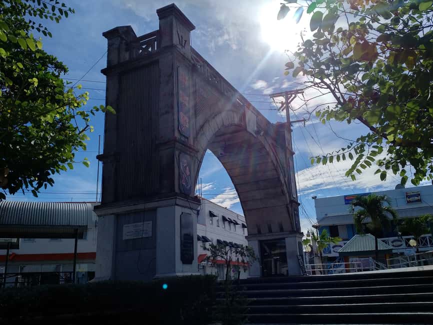 Bridgetown: A Guided Walking Tour of The History of a City - Bridges, fountains, and the public life of the city