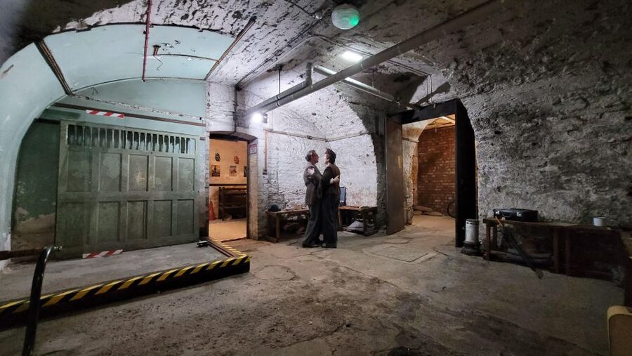 Bristol: Air Raid Shelter & St. Nicholas Market Walking Tour - Reading Bristol’s Blitz damage in the Old City