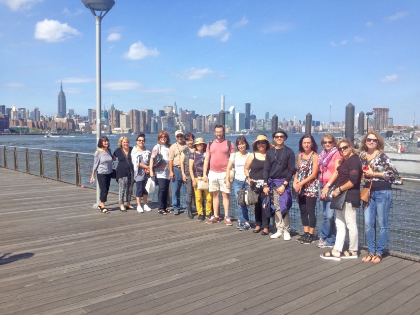 Brooklyn: 2-Hour Best of Brooklyn Walking Tour -Williamsburg - Starting at Black Star Bakery on North 7th Street