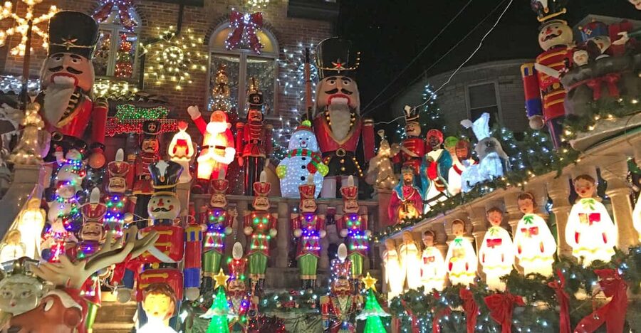 Brooklyn: Dyker Heights Christmas Walking Tour - Key points to know before you book