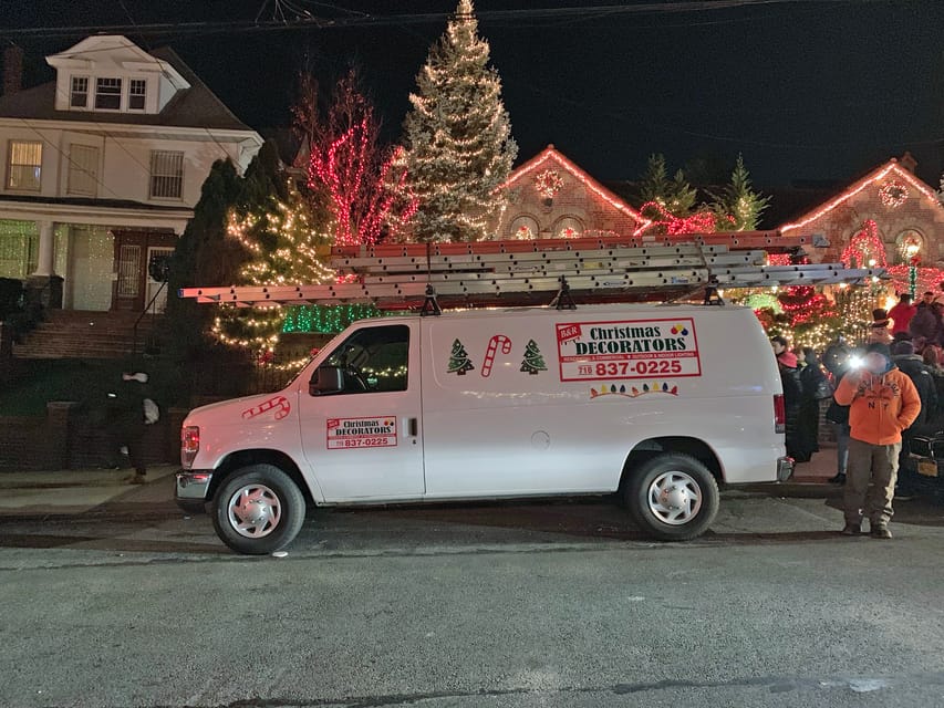 Brooklyn: Dyker Heights Christmas Walking Tour - Who will enjoy this Christmas walk