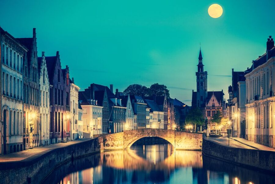 Bruges: Guided Walking Tour - Walplein, Stoofstraat, and the old lanes
