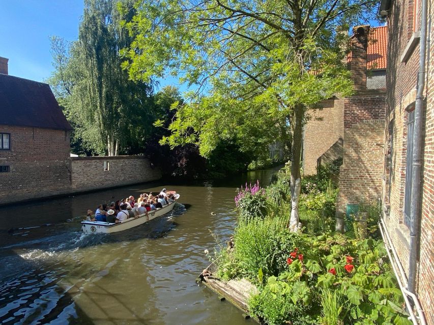 Bruges Guided Walking Tour: Stories, Mysteries and People - Why the $3.41 price can be good value