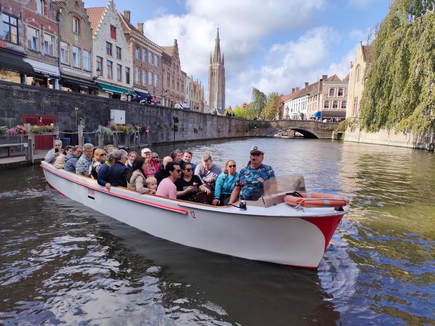 Bruges: Small Group Boat Cruise and Guided Walking Tour - A quiet finish at the Beguinage