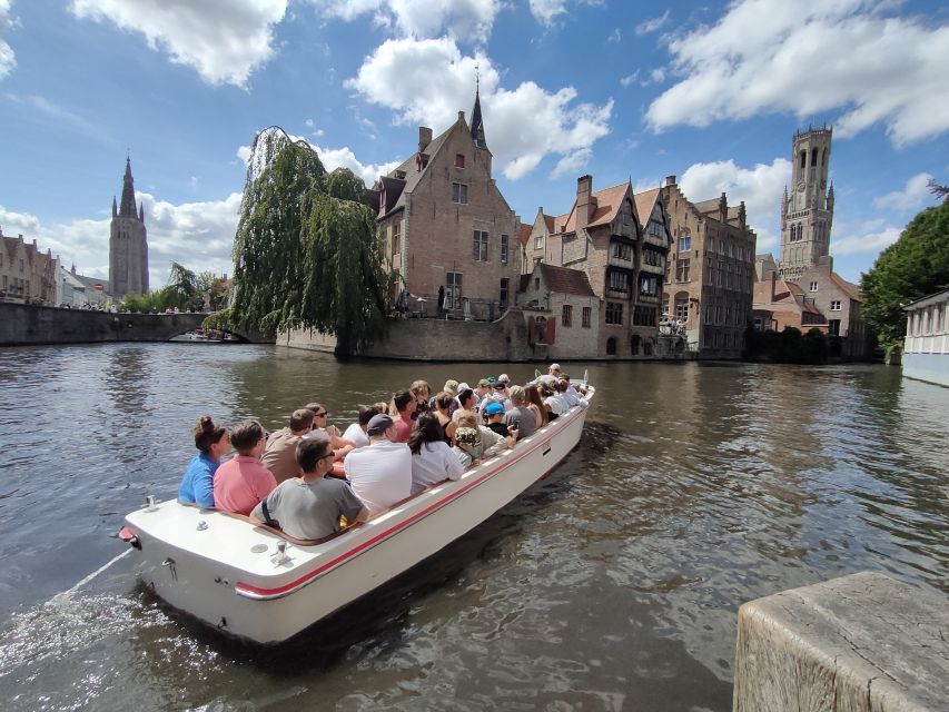 Bruges: Small Group Boat Cruise and Guided Walking Tour - Starting at Markt, Bruges’ grand front room