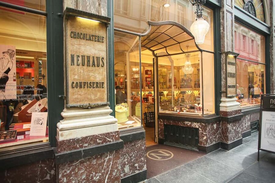 Brussels: Chocolate Appreciation and Tasting Walking Tour - The Royal Galleries: a graceful first lesson in Belgian chocolate