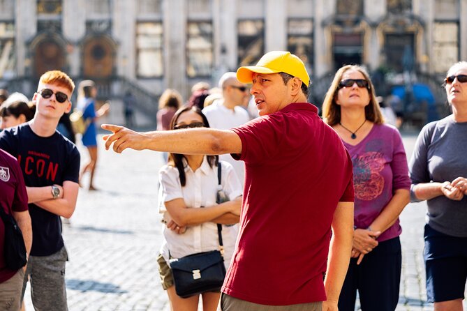 Brussels: Historical Walking Tour with Chocolate & Waffle Tasting - At a glance