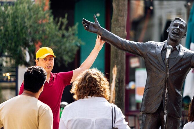 Brussels: Historical Walking Tour with Chocolate & Waffle Tasting - Walking down Mont des Arts