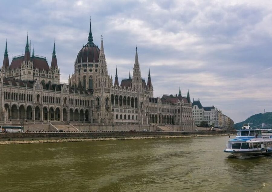 Budapest: 3-hour City Tour with Castle Walk + 1-hour Cruise - Is $60 a fair price?
