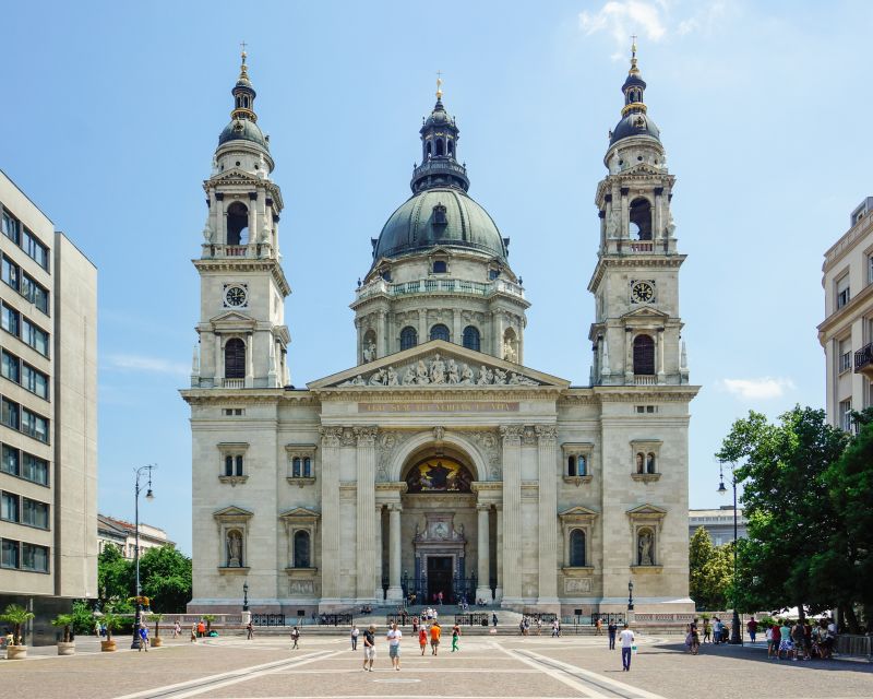 Budapest: 3-hour City Tour with Castle Walk + 1-hour Cruise - Guides, vehicles, and the pace of the day