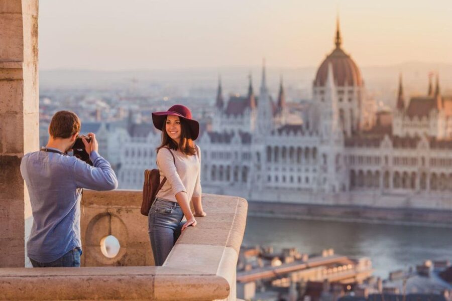 Budapest: 3-Hour Grand City Tour and Castle Walk - Heroes’ Square and the grand Pest introduction