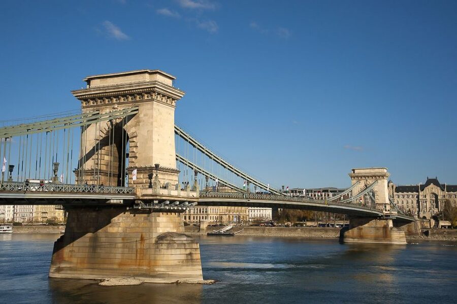 Budapest 3-Hour Walking Tour in Italian - Matthias Church and the Gothic Castle Quarter