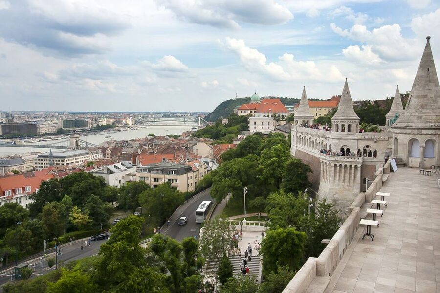 Budapest 3-Hour Walking Tour in Italian - Fishermen’s Bastion and Budapest’s best views