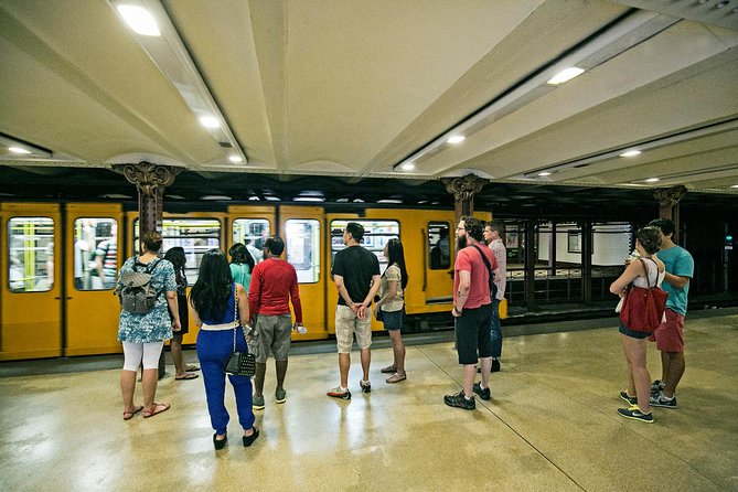 Budapest All in One Small Group Walking Tour with Strudel Stop - St. Stephen’s Basilica and the downtown strudel break
