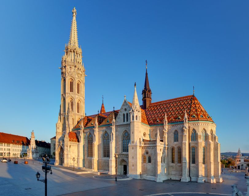 Budapest: Buda Walking Tour - Matthias Church and its remarkable roof