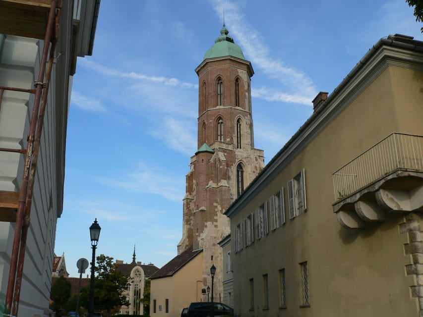 Budapest: Castle District Walking Tour - How the two-hour pace works