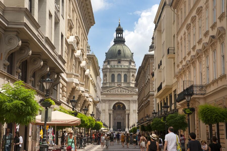 Budapest: City Center Walking Tour - Why this two-hour Pest walk works so well