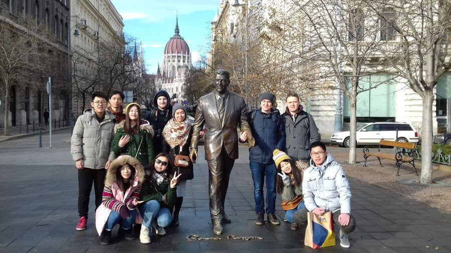 Budapest: City Center Walking Tour - Pesti Vigado, Gerbeaud Cafe, and Vorosmarty Square
