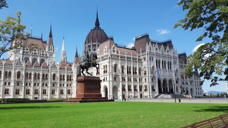 Budapest: City Center Walking Tour - Elizabeth Park and Budapest Eye