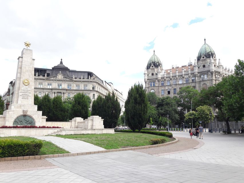 Budapest: City Center Walking Tour - Kossuth Square, Parliament, and the 1956 revolution