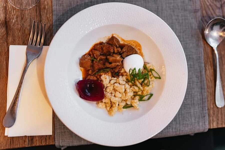 Budapest Food Walking Tour: Eat, Sip & Explore Like a Local - From casual bites to proper Hungarian dishes