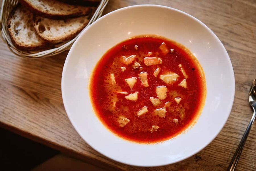 Budapest Guided Food Walking Tour with Drinks Included - From street stalls to sit-down Hungarian dishes