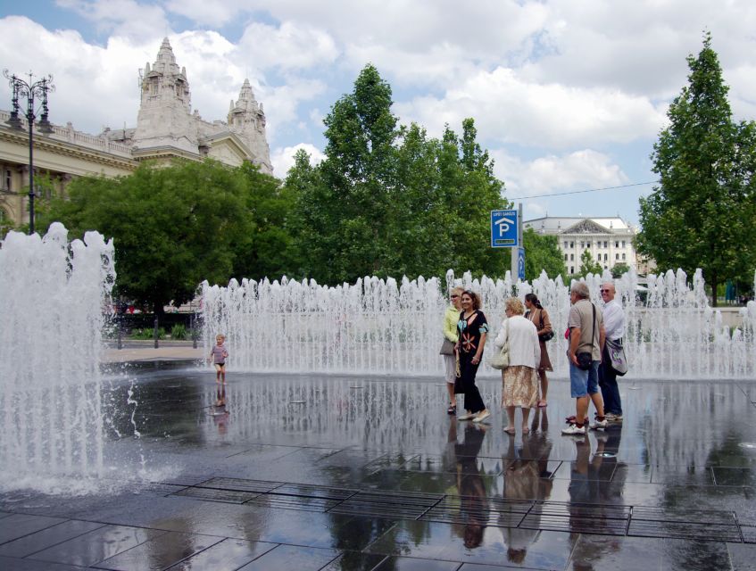 Budapest: Inner City Walking Tour in German - Kossuth Square and the Hungarian Parliament