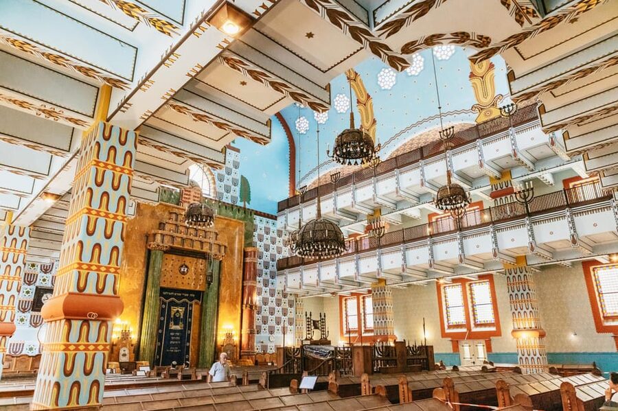 Budapest: Jewish History Guided Walking Tour with Historian - The three synagogue exteriors