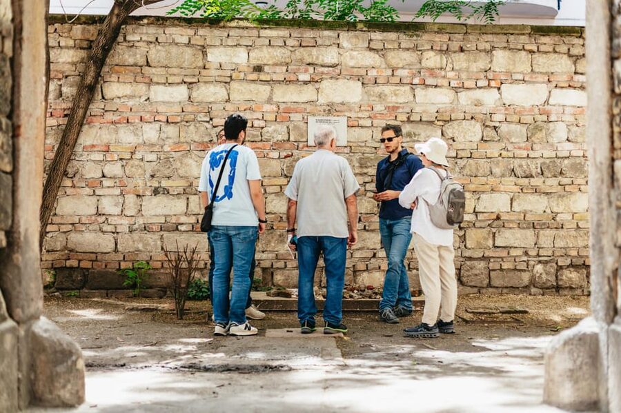 Budapest: Jewish History Guided Walking Tour with Historian - Raoul Wallenberg, Carl Lutz, and local courage
