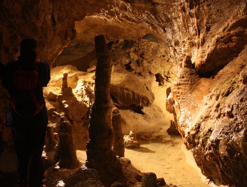 Budapest: Semlő-hegyi & Pál-völgyi Caves Guided Walking Tour - Temperature, clothing, and physical effort